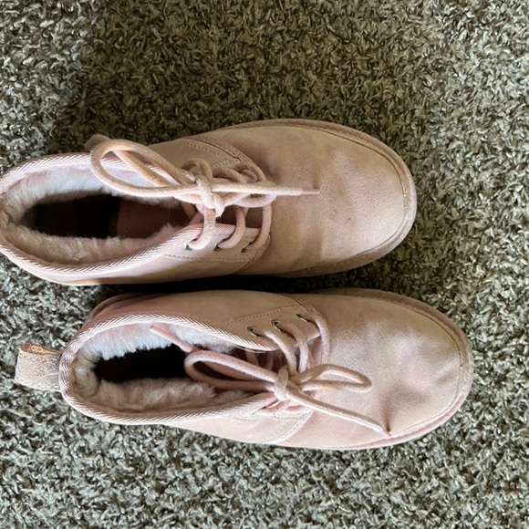 UGG Neumel Baby Pink - Picture 2 of 5